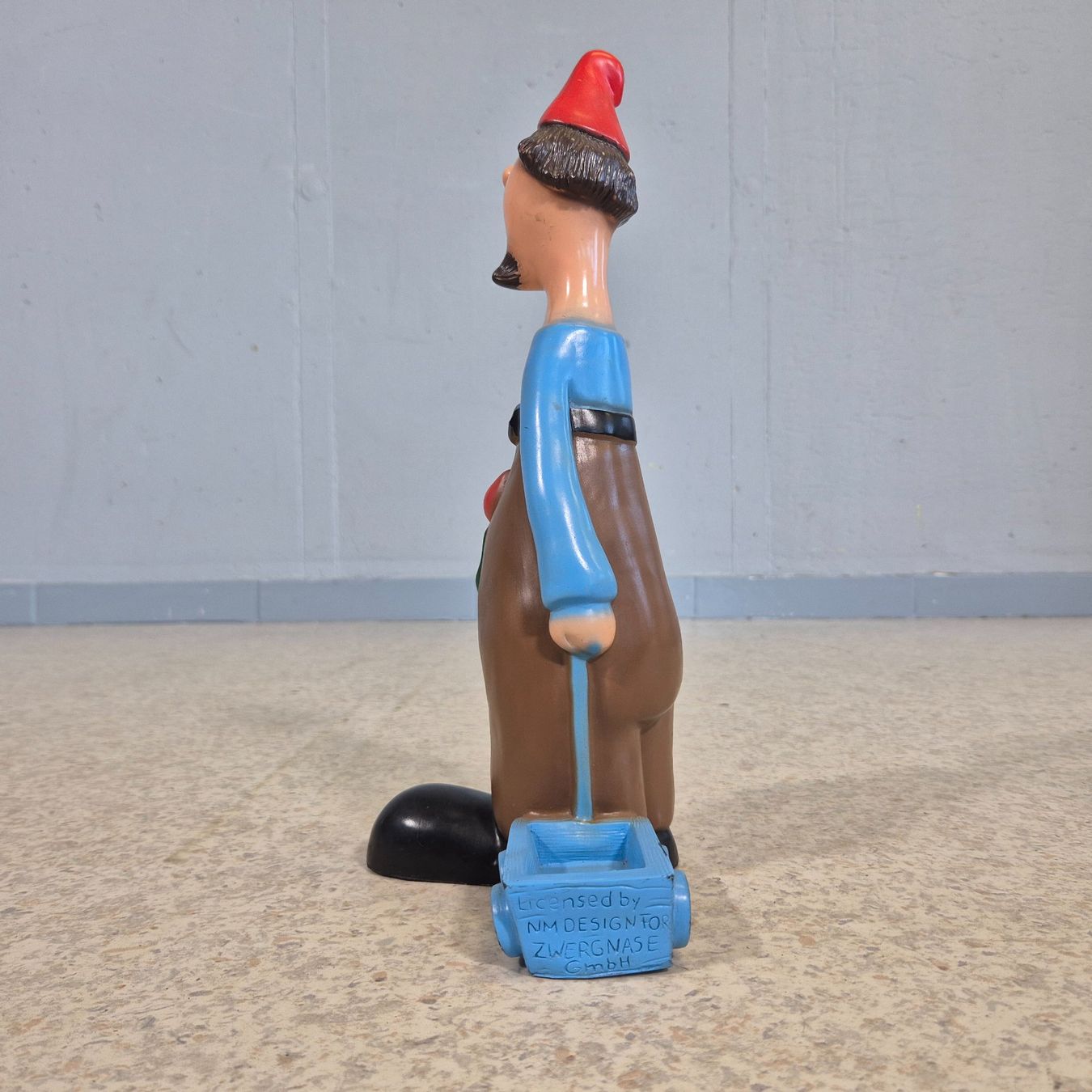 Figuren: NM Design Zwergnase Gartenzwerg Zwerg Figur – Gebraucht aus Nottwil von Wondewa-Shop 4