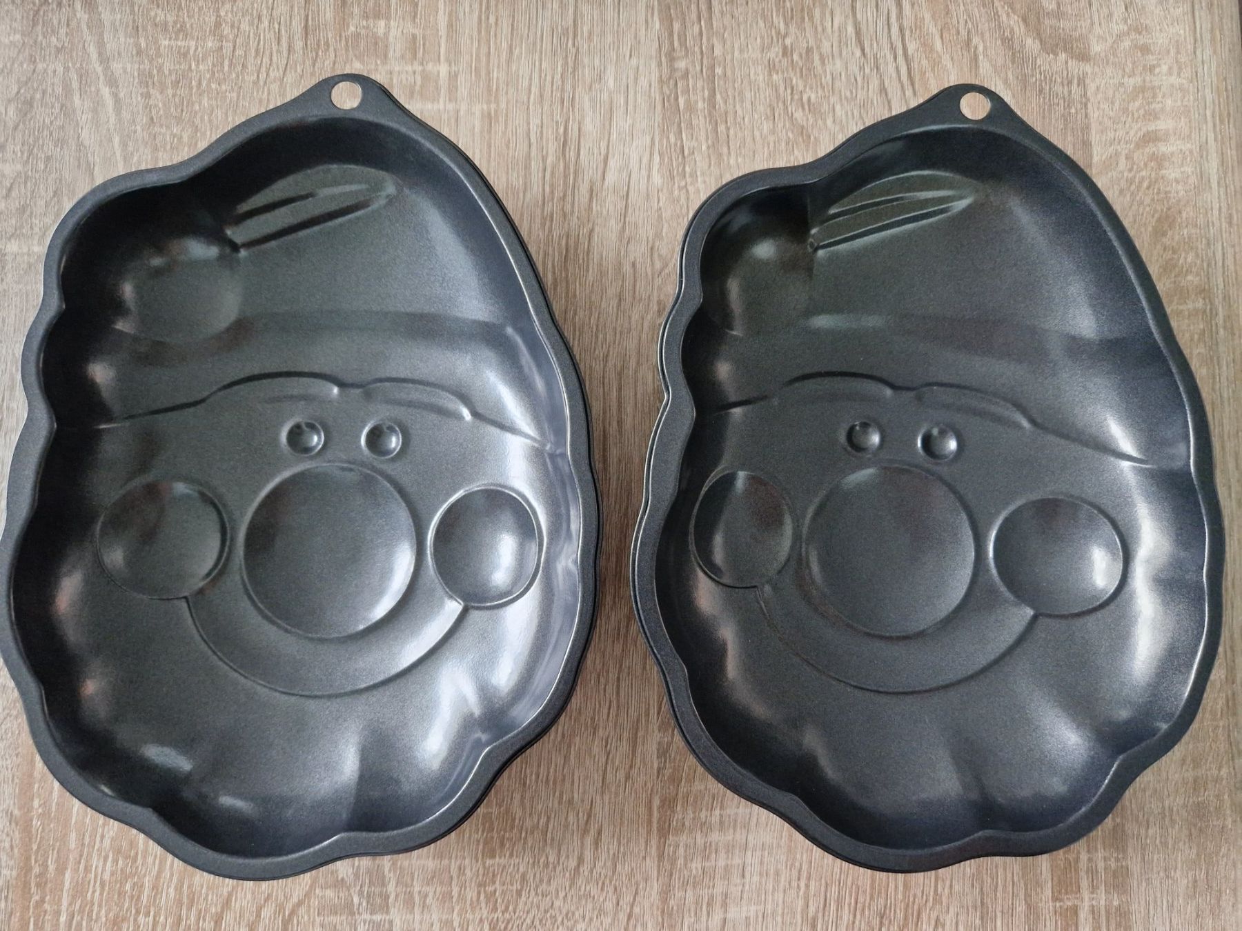 Moules à gâteaux: 2 Stk. Weihnachtsmann Backform – D'occasion à Rebstein par Ajs_Toy_Palast_1