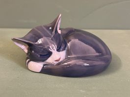 Royal Copenhagen Porzellan - liegende Katze