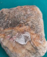 Minerale grezzo roccia con cristalli stato usato