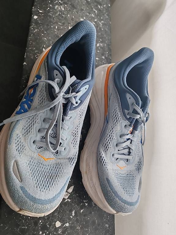 Herrenschuhe: Hoka running shoes size 42 EU, practically new.  – Gebraucht aus Luzern von rao_bpv8 1