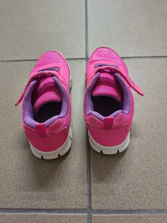 Scarpe per ragazze: Turnschuhe Grösse 32 – Usato da Lostorf venduto da SoNi019