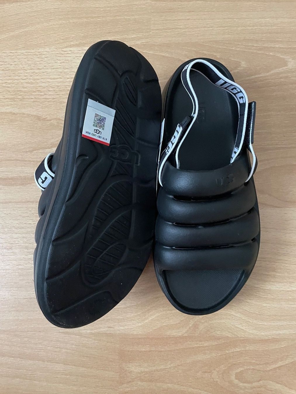 Ugg Scarpe per ragazze: UGG Sandalen Gr. 35 NEU – Nuovo e nell'imballaggio originale da Waltenschwil venduto da hansnine 2