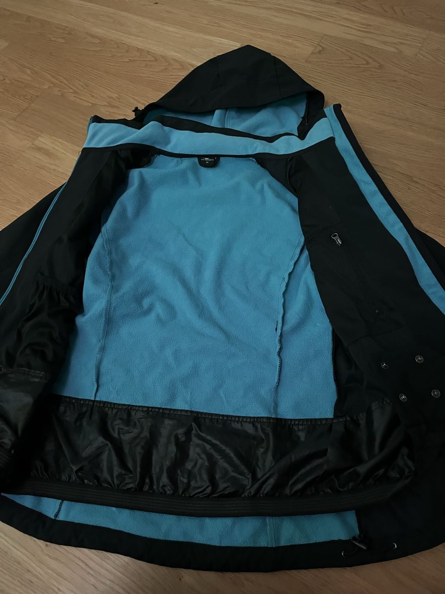 Giacche: Schwarze Softshell Jacke mit Kapuze, Gr. 38 – Usato da Zürich venduto da MariaSusanne 8