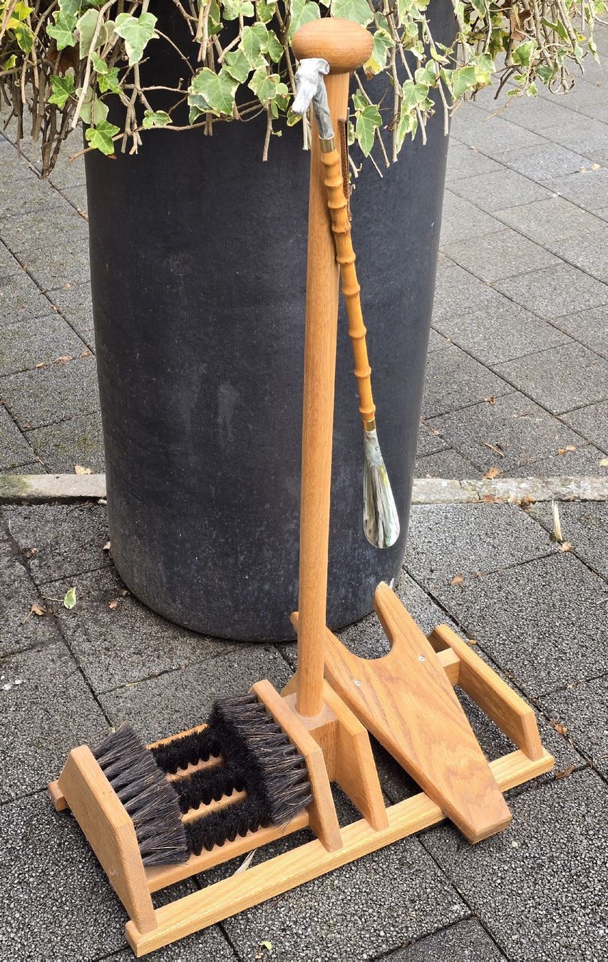 Tutte le decorazioni: Holzschuhbuttler H 90cm – Usato da Walkringen venduto da Vanuca