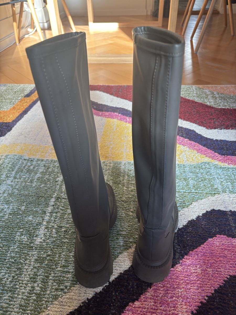 Zara Damenschuhe: Green Boots – Gebraucht aus Erlenbach ZH von Ma.Pi 3