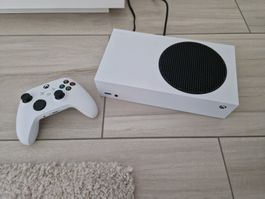 Xbox Series S 512GB + Controller + Travel Case - Like New