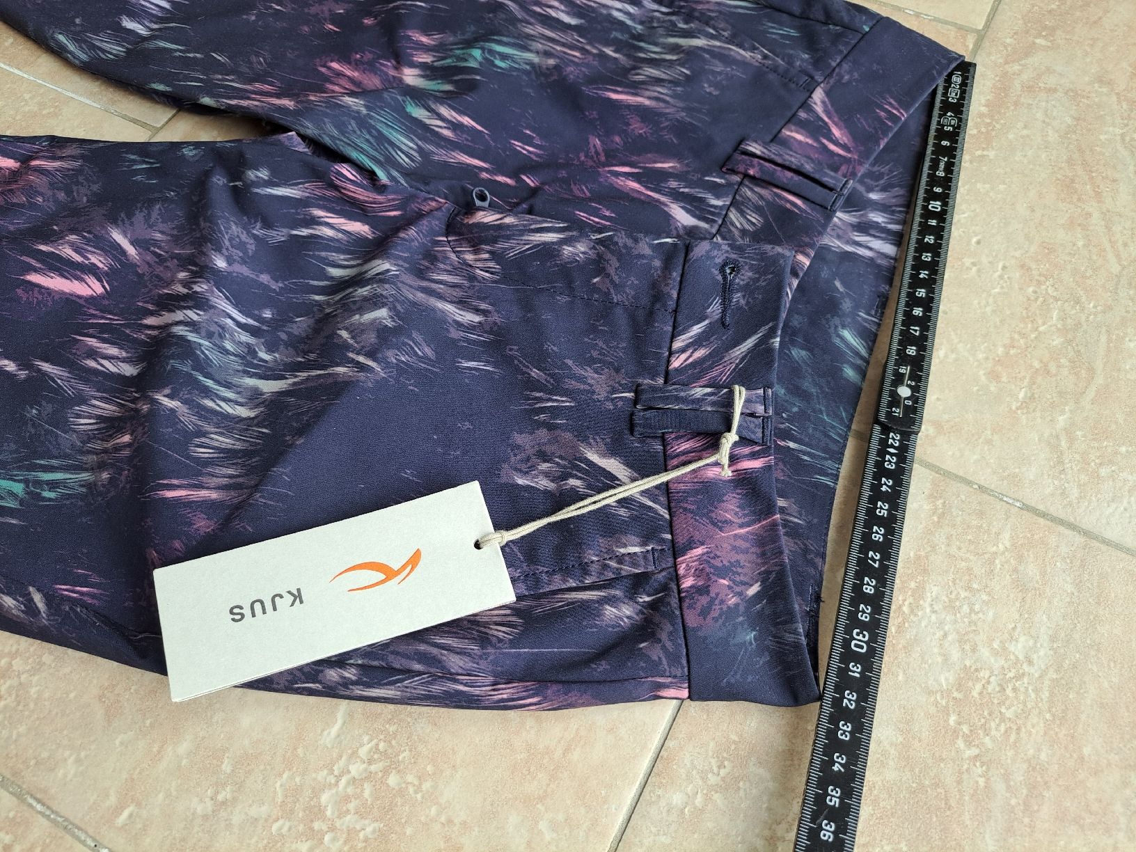 Kjus Pantaloni: Neu Kjus Golfhose Damen 34 – Nuovo e nell'imballaggio originale da Urdorf venduto da villakagu 1