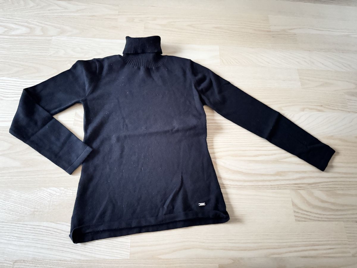 Lotti & Set di vestiti: 3er Set Mädchenpullover Gr.122-128 – Usato da Genthod venduto da Tidus04 2