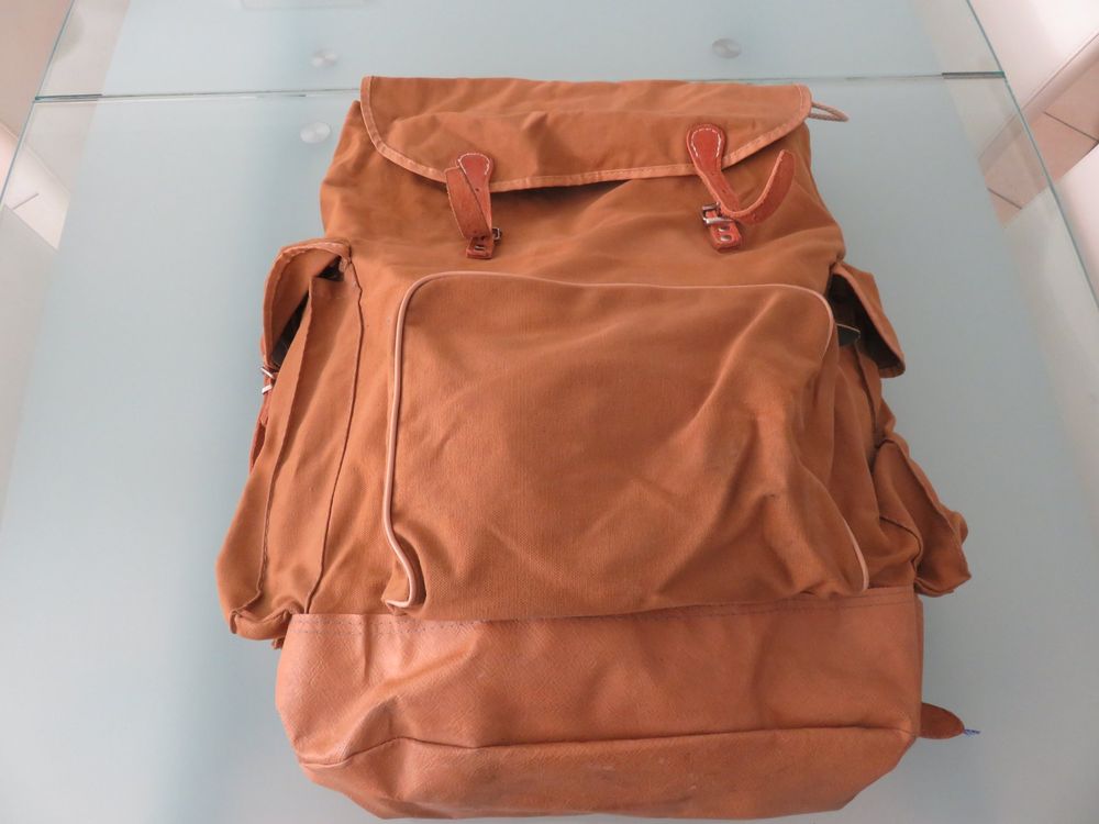 Zaini: Sac à dos en toile et cuir – Usato da Corcelles NE venduto da jmn_fv6m