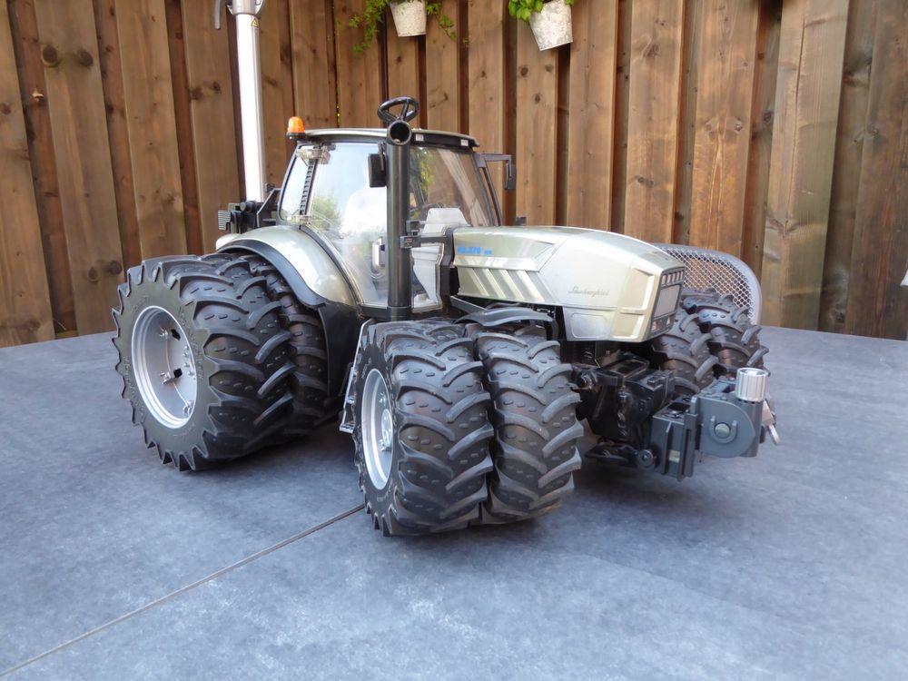 Bruder Spielsachen Traktor Lamborghini R8.270 | Kaufen auf Ricardo