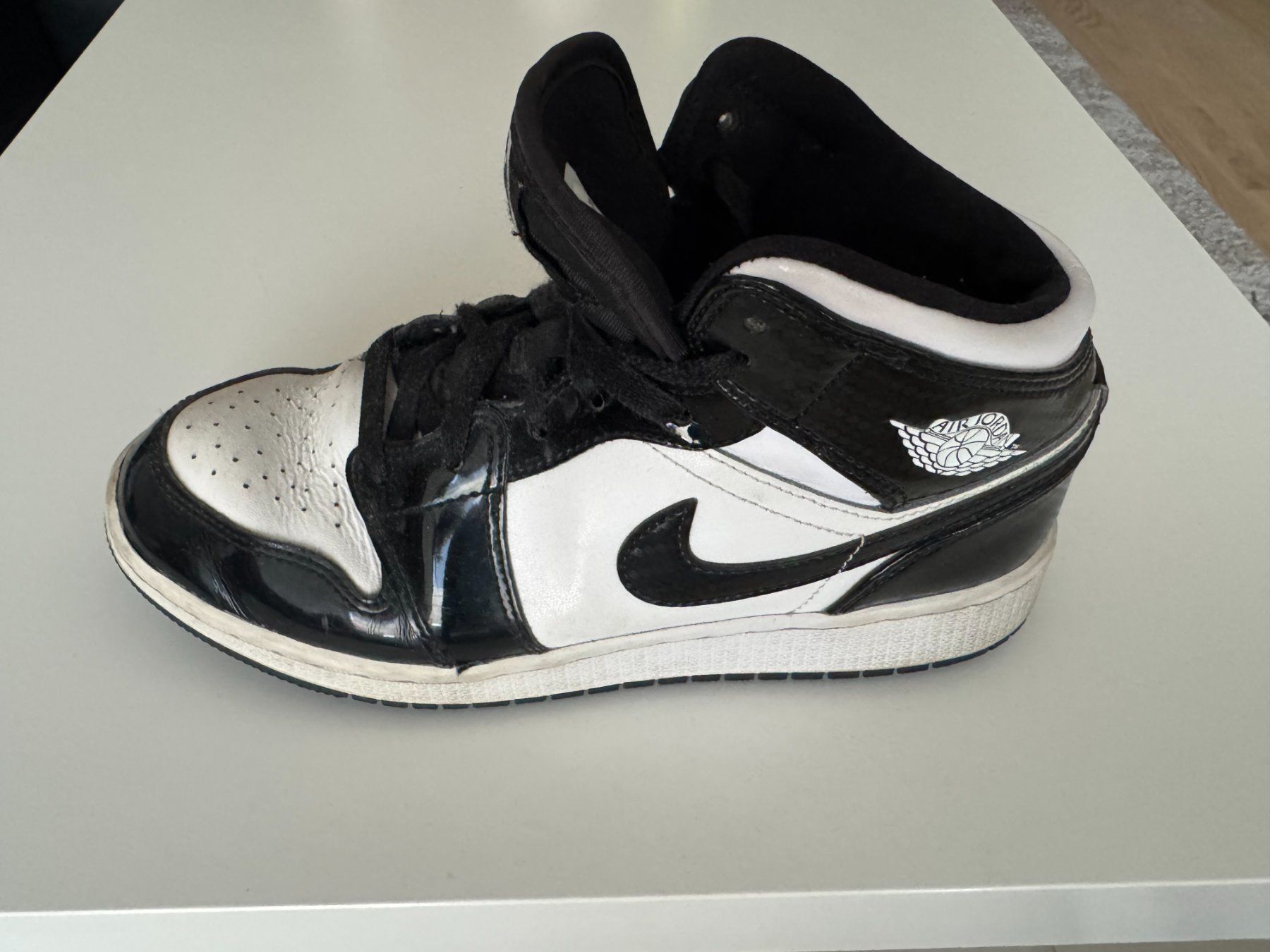 Jordan Scarpe da donna: Air Jordan 1 mid, Gr. 38.5 – Usato da Rotkreuz venduto da Servette1 1