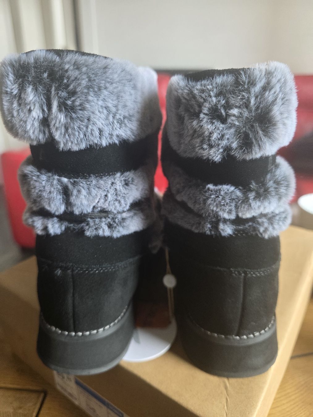 Scarpe da donna: Neue Winterstiefel Grösse 41 – Nuovo e nell'imballaggio originale da Oberengstringen venduto da Loni2015 4
