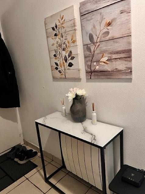 Tables: Console Table – D'occasion à Le Grand-Saconnex par lol_zs8k
