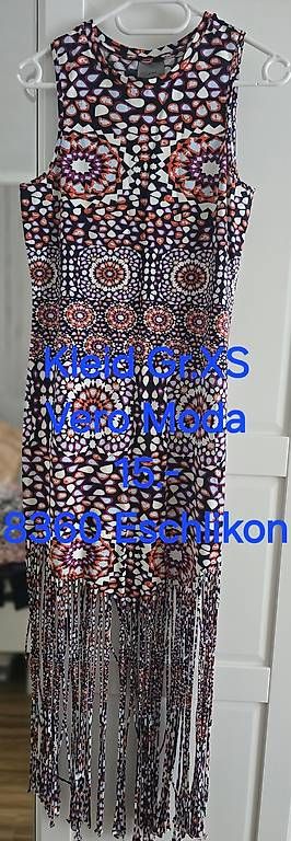 Robes: Kleider – D'occasion à Eschlikon TG par jemaroe 4