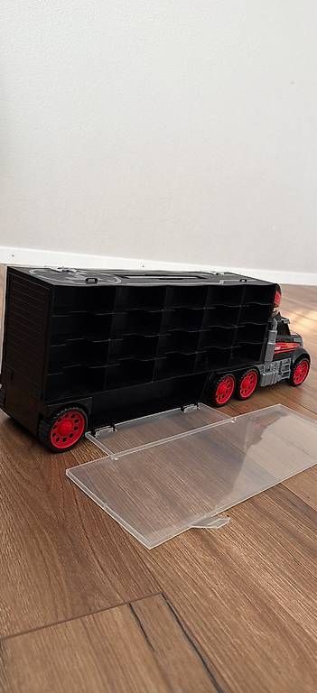 Giocattoli: Spielzeugautokoffer – Usato da Kirchleerau venduto da Evolution_viii 1