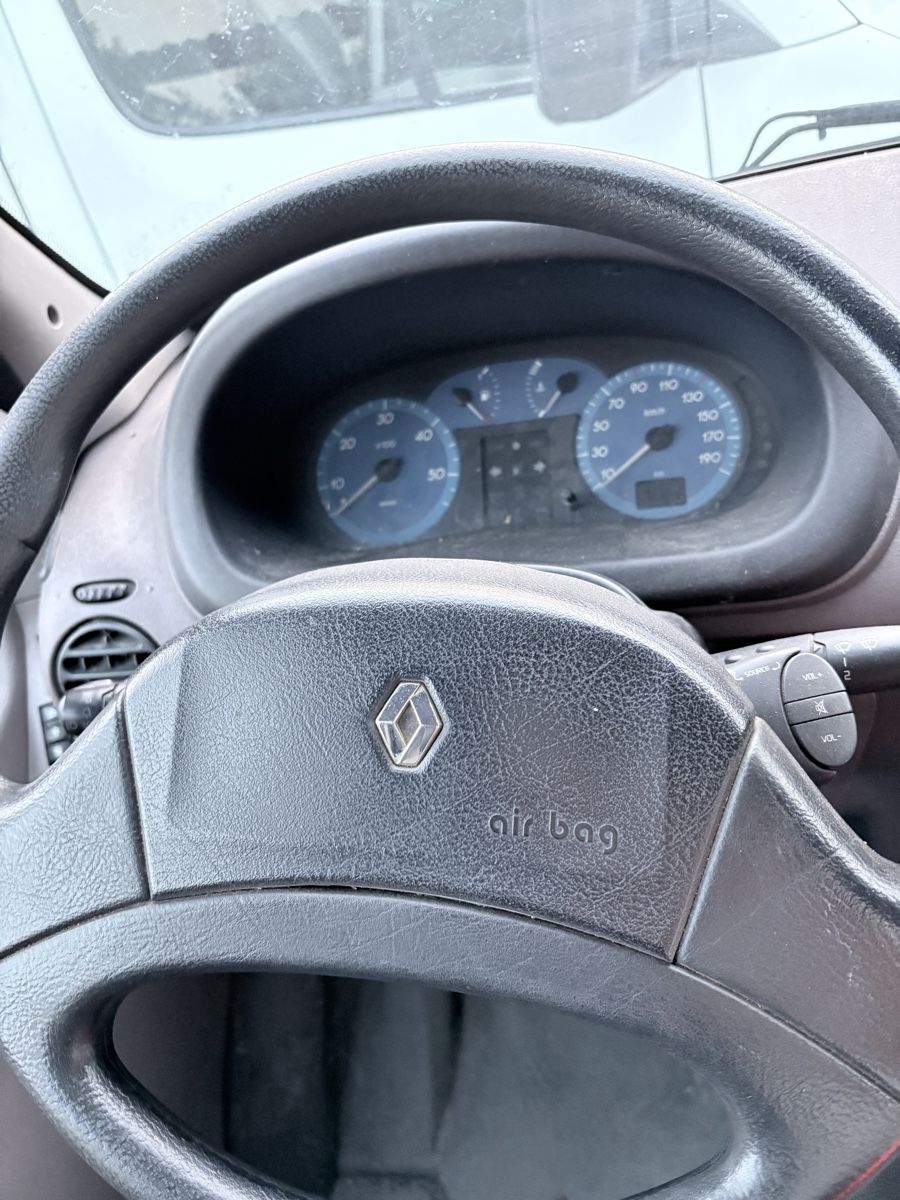Renault Lastwagen: Renault Master 2.8 dTI  – Defekt aus Trübbach von A.Ihsan 4