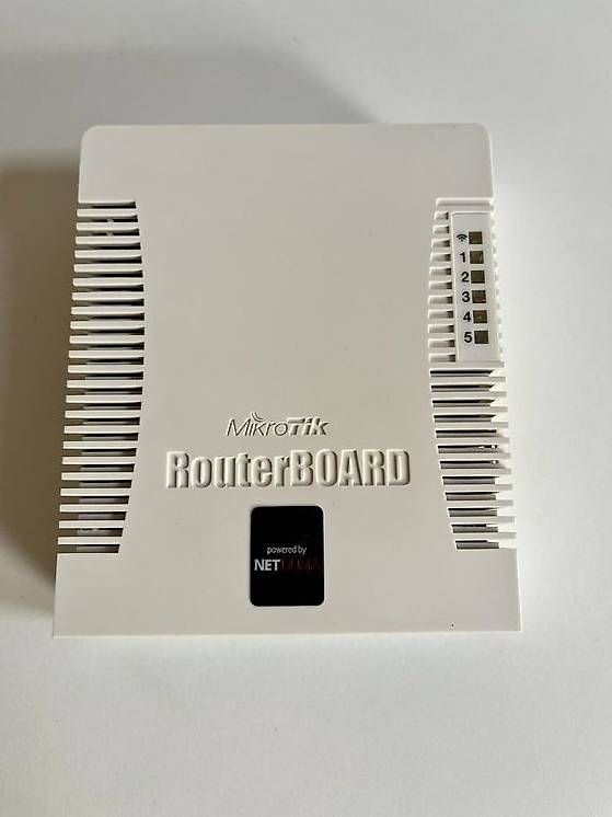 Modem & Router: Netduma R1 Gaming Router mit DumaOS – Usato da Zürich venduto da deviljijn 3