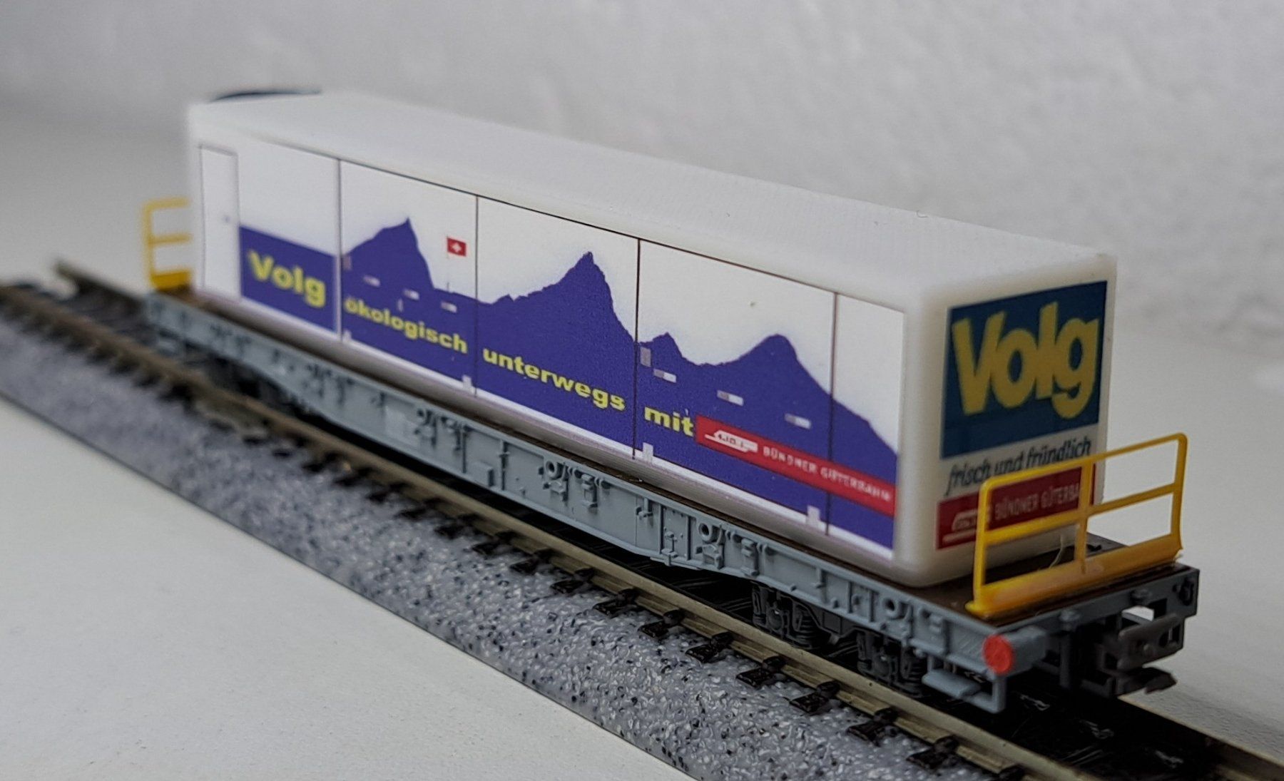 Kato Modelleisenbahnen: RhB Volg Container Güterwagen Spur N Kato Eigenbau – Gebraucht aus Salez von rhb-spur-n 4