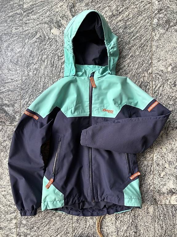 Vestes & Manteaux: Bergans Jacke Gr 128 – D'occasion à Arlesheim par enn_gw5s