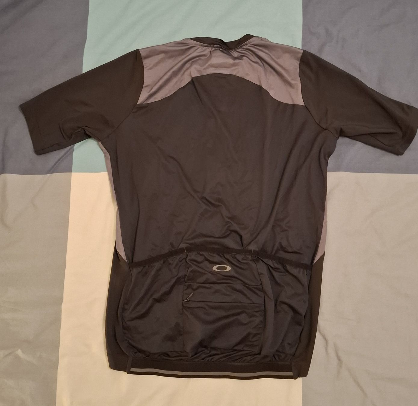 Oakley Leibchen & Hosen: Cycling jersey Oakley size M – Neu (gemäss Beschreibung) aus Crissier von Chino_20 1