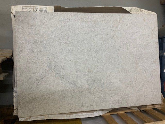 Bodenbeläge: Keramikplatten beige – Gebraucht aus Vordemwald von Randolph58