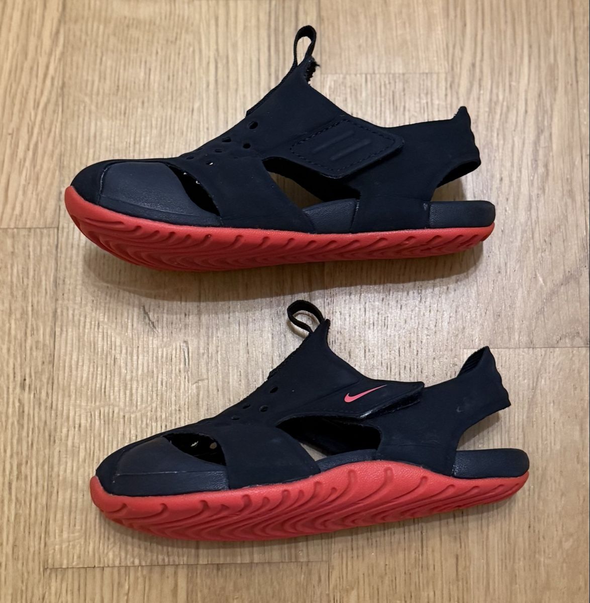 Nike Scarpe per ragazzi: Trekking Sandalen und Wasserschuhe – Usato da Pfäffikon SZ venduto da dom_6zfl 6