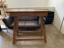 Tisch aus Holz mit schwarzer Einlage gut erhalten 120cm