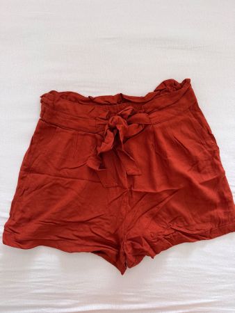 Pimkie Culotte-Shorts mit Bindegürtel dunkelrot und orange