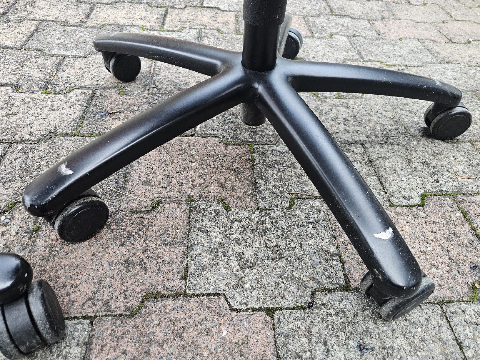 Chaises: 2 gepolsterte Bürostühle – D'occasion à Meisterschwanden par Hummer21 2