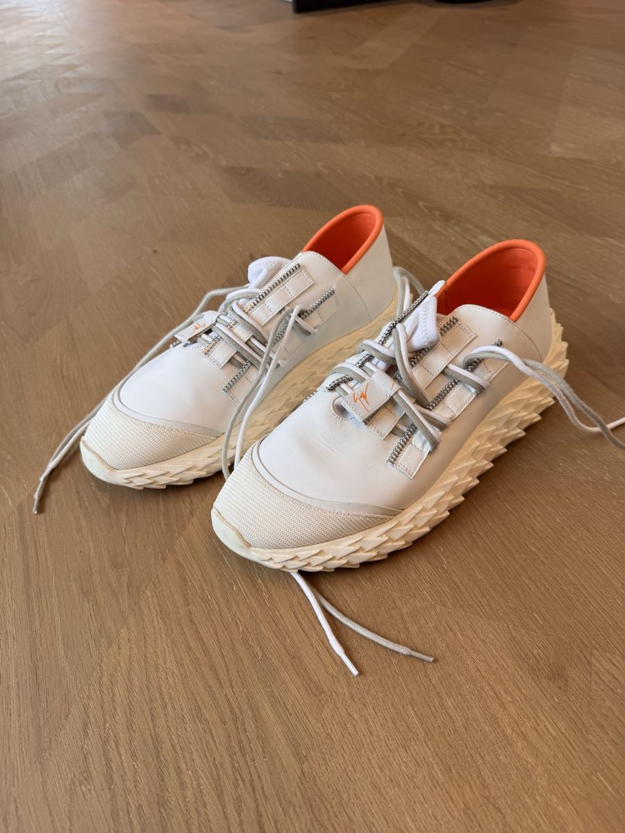 Zanotti Scarpe da uomo: Giuseppe zanotti urchin 44 – Nuovo (secondo la descrizione) da Neuchâtel venduto da jul_rq89