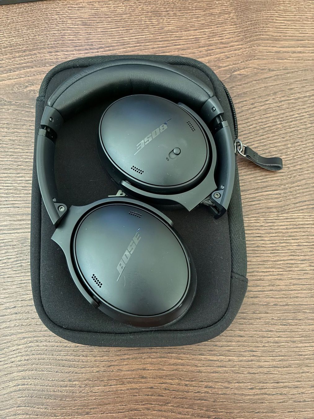 Bose Cuffie: Bose QuietComfort SE Kopfhörer Schwarz mit Tasche – Usato da Zürich venduto da Zacchi