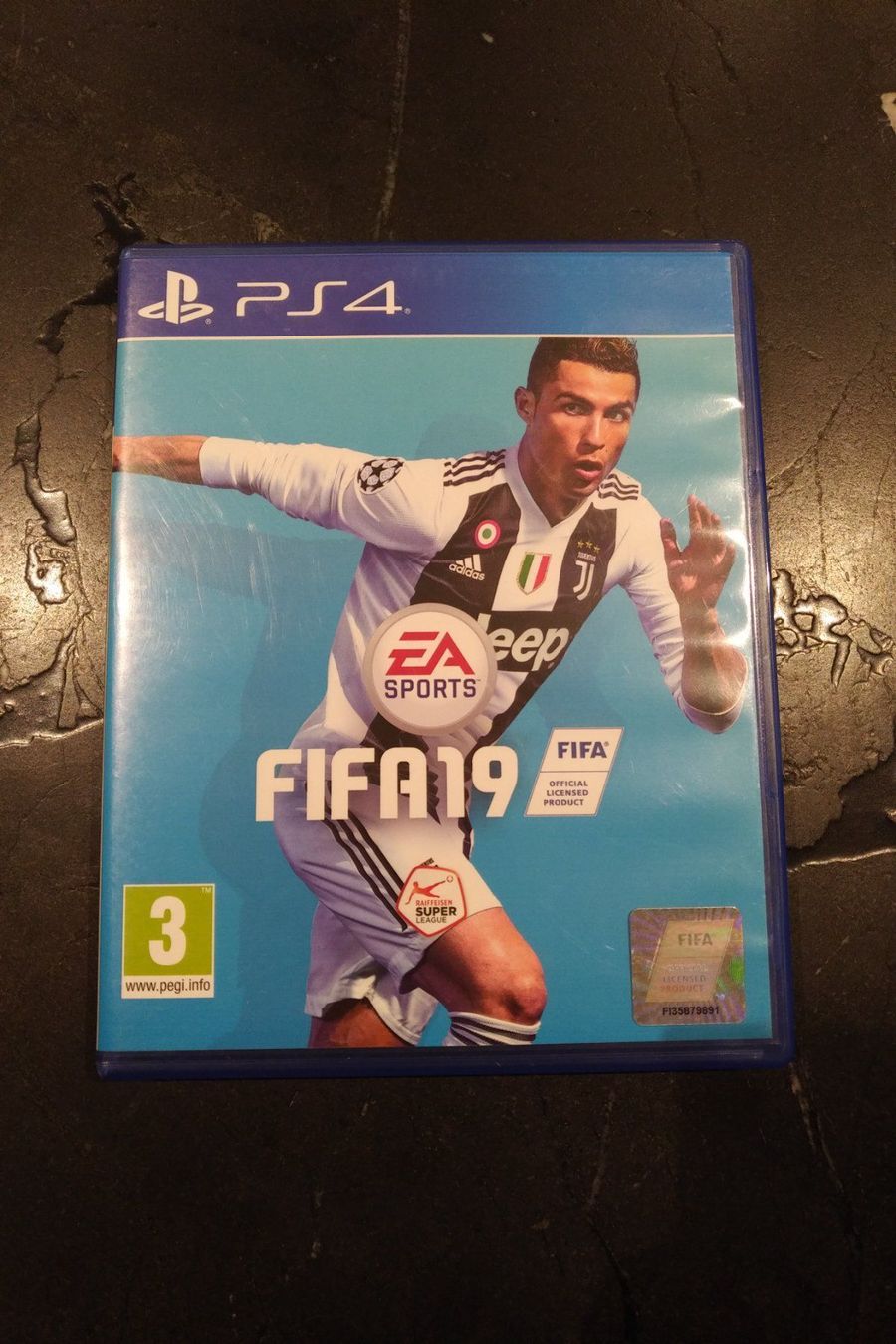 Spiele: FIFA19 PS4 – Gebraucht aus Biel/Bienne von Eric070