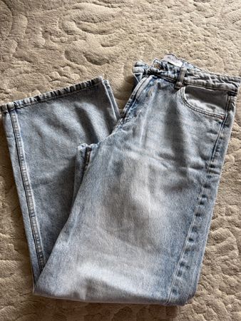 Jeans light wash denim Bershka size EUR 36 good condition