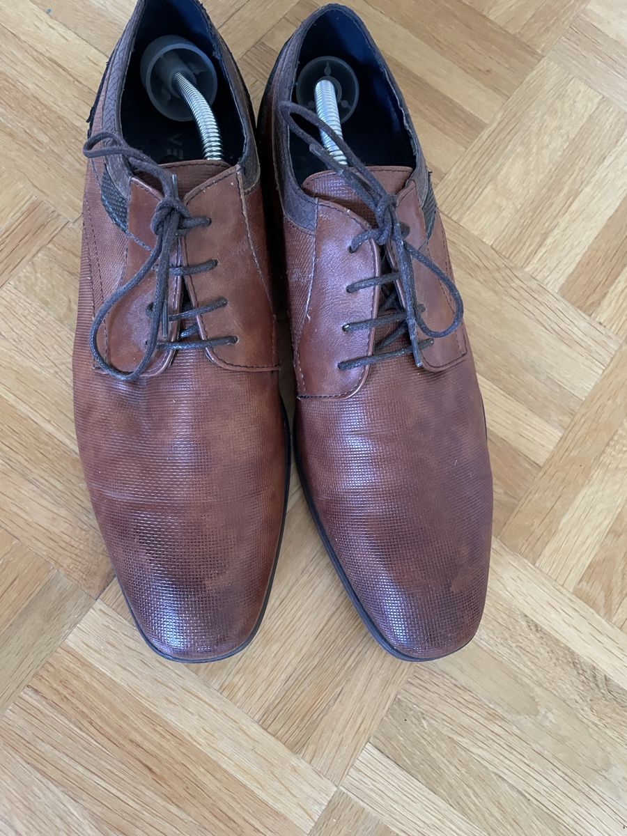 Scarpe da uomo: Herrenschuhe Venice .Leder.Gr.44 – Usato da Basel venduto da Kamberly 1