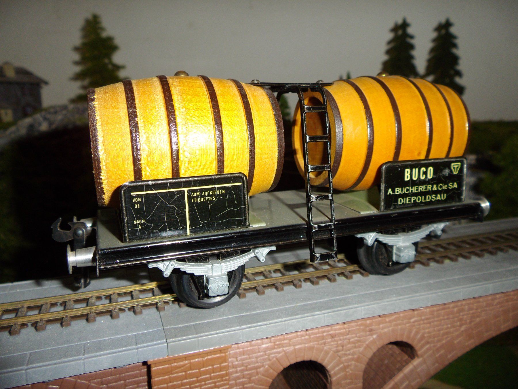 Buco Modellini di ferrovie: Buco Spur 0  SBB Weinfasswagen – Usato da Schaffhausen venduto da Oetfel