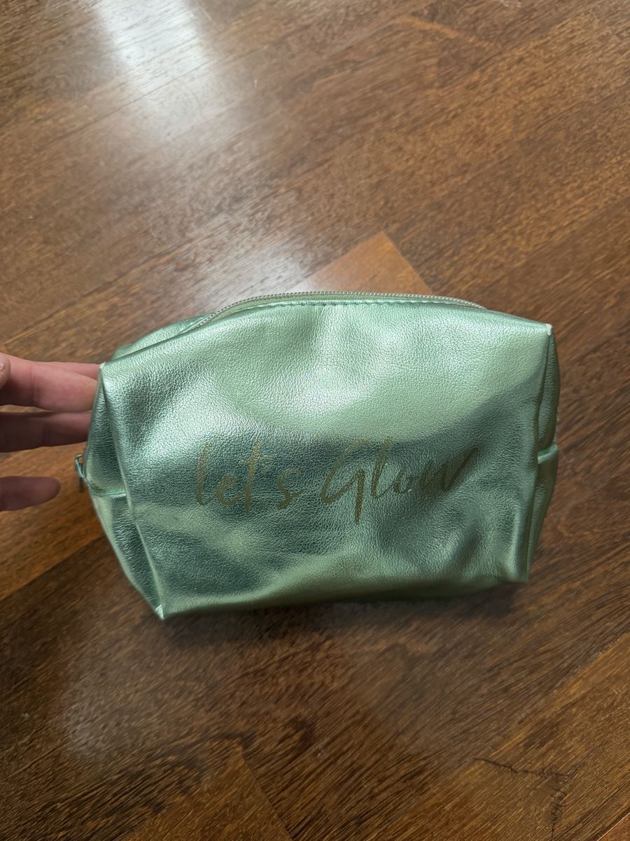 Kosmetikkoffer: Mintgruens Kosmetiktäschli "Let's Glow" – Gebraucht aus Winterthur von ric_6jyz