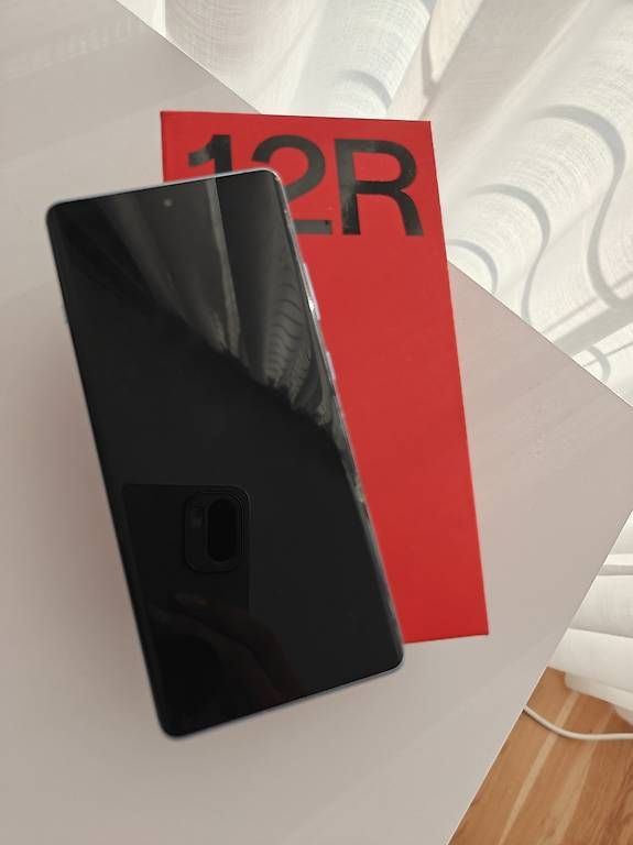 OnePlus Portables: Oneplus 12R mit Verpackung und Ladekabel – D'occasion à Luzern par DijMark