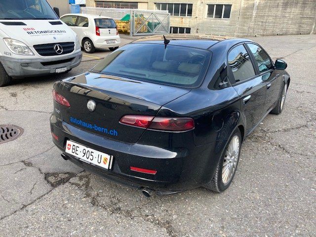 Alfa Romeo Automobili: Alfa Romeo 159 2.4 JTD-20V – Usato da Frauenkappelen venduto da Autohaus-Bern 2