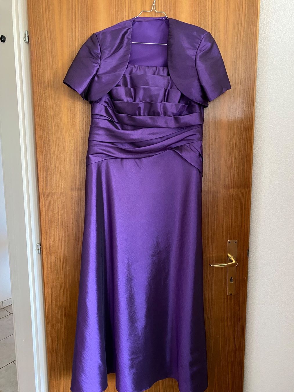 Robes: Cocktailkleid lila lang – Neuf (Voir description) à Bellach par Legdance 1