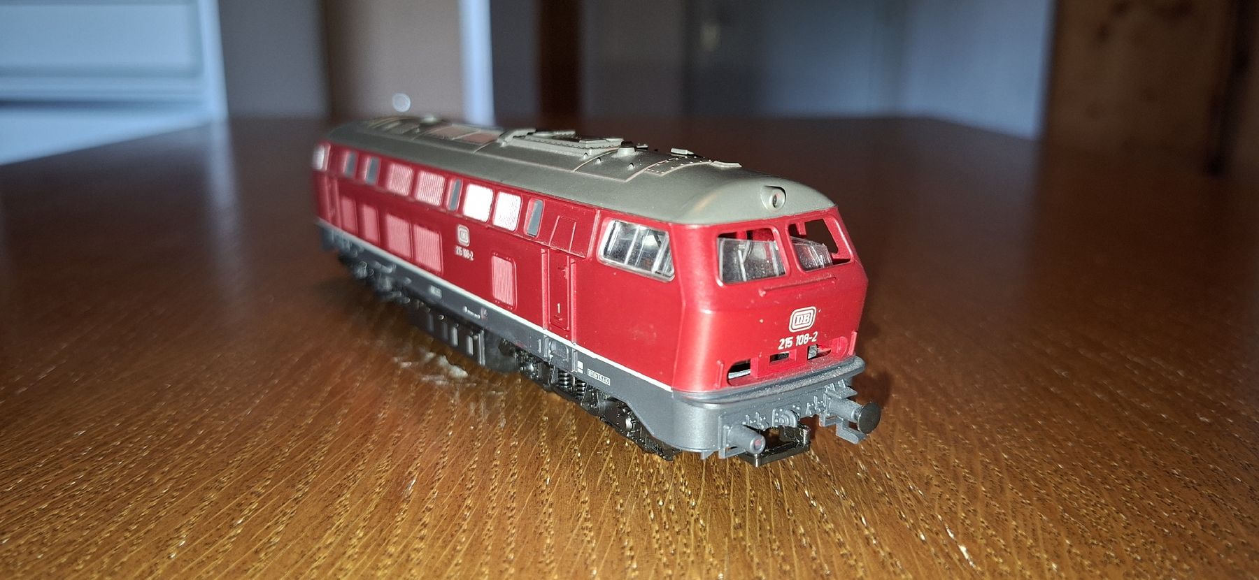 Roco Modellini di ferrovie: Roco DC DB Lok 215 108-2 Defekt. – Difettoso da Pfäffikon ZH venduto da gub_2j76