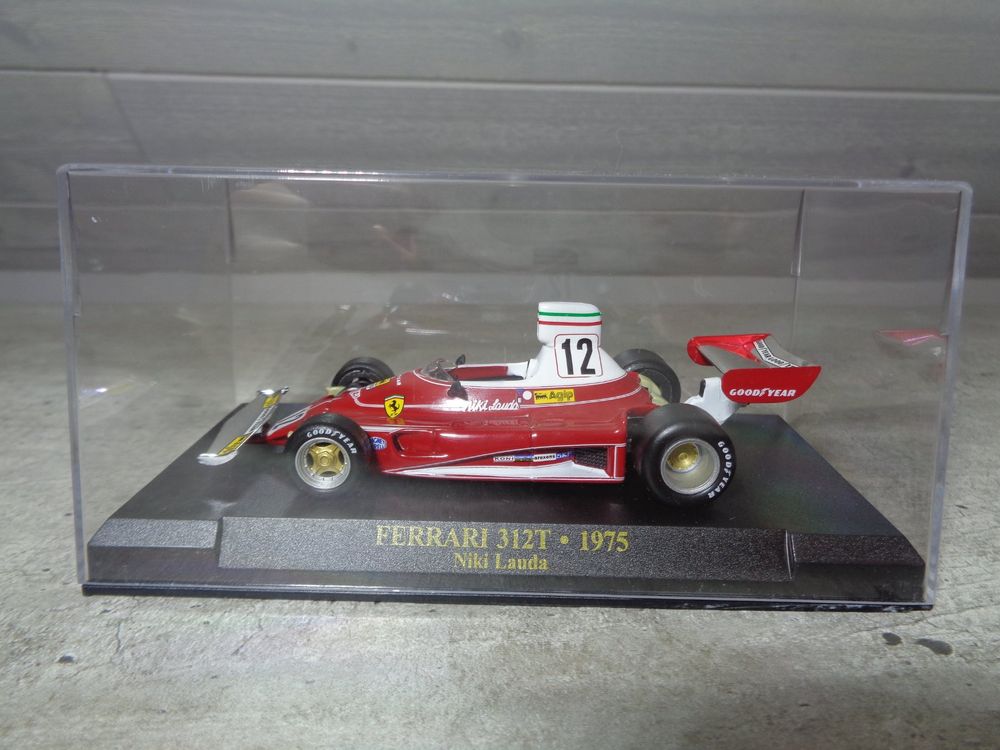 ALTAYA.GRANDES FERRARI. F1 1/24 N°12 FERRARIE 248 F1 2006