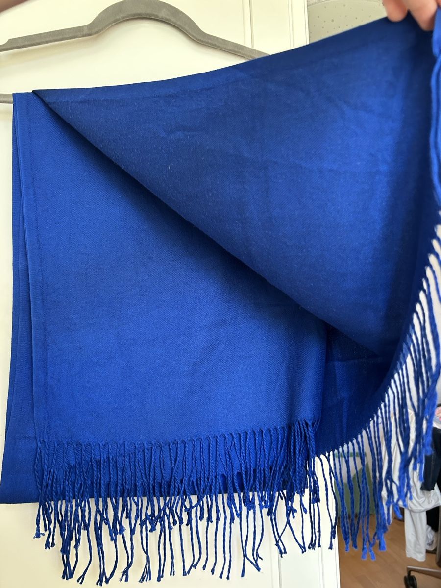 Foulard & Sciarpe: Blue scarf – Nuovo (secondo la descrizione) da Zürich venduto da Mmmico