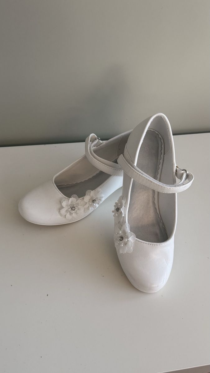 Scarpe per ragazze: Weiße Blumenmädchenschuhe, Größe 33 – Usato da Winterthur venduto da -BeHappy24- 5