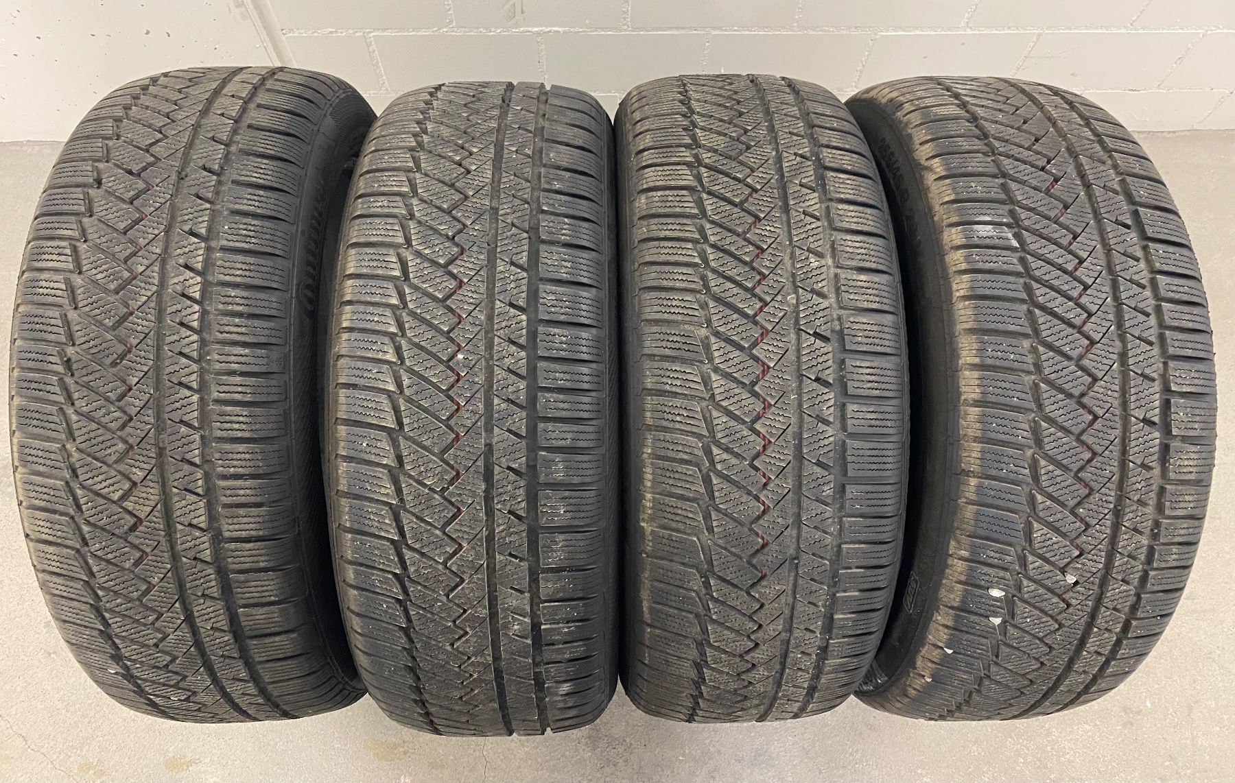 Continental Pneumatici & Ruote complete: 255/45R20 Continental Winterreifen – Usato da Baar venduto da fba_f78w