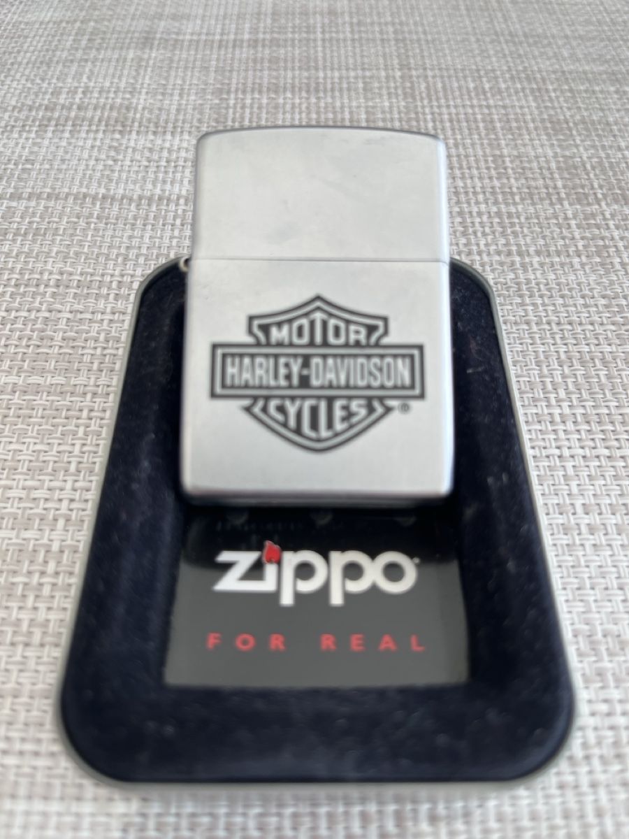 Zippo Accendini: Zippo Feuerzeug Harley Davidson Logo – Usato da Bassersdorf venduto da VERO-EN 1