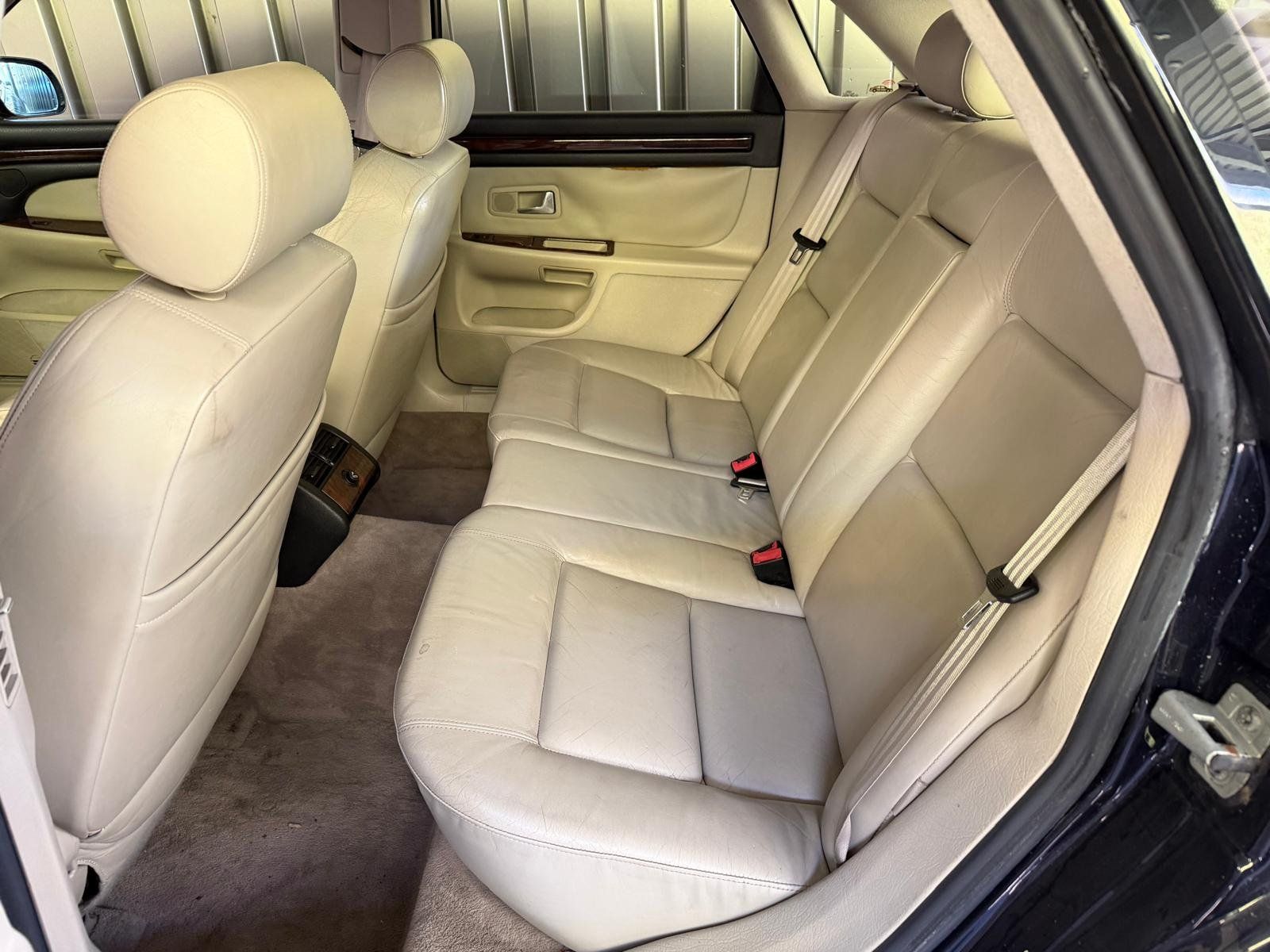 Audi Autos: Audi A8 Quattro 4,2 V8 – D'occasion à Flühli LU par Overland_Motors 8
