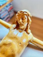 Crocifisso d'autore in legno massiccio 