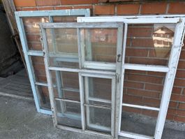 Drei ganz alte Schippe Fenster zu verkaufen. 