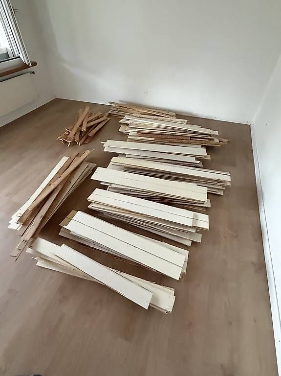 Articles en bois: Holz – D'occasion à Bassersdorf par Lio2016
